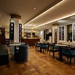 Hotel Clayton American