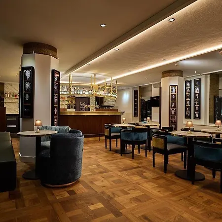 Hotel Clayton American